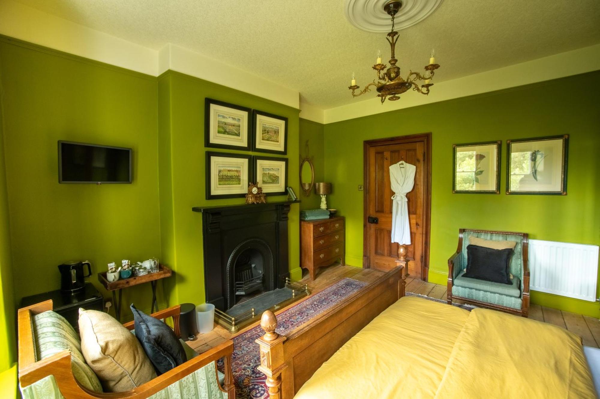 House Of Brohedyn Homestay Newcastle Emlyn